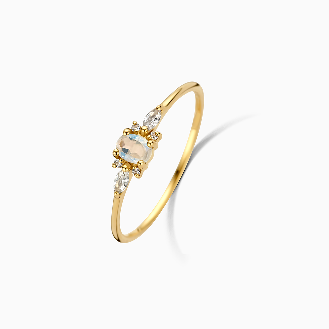 Clara | Violet Diamond Ring 18k Gold